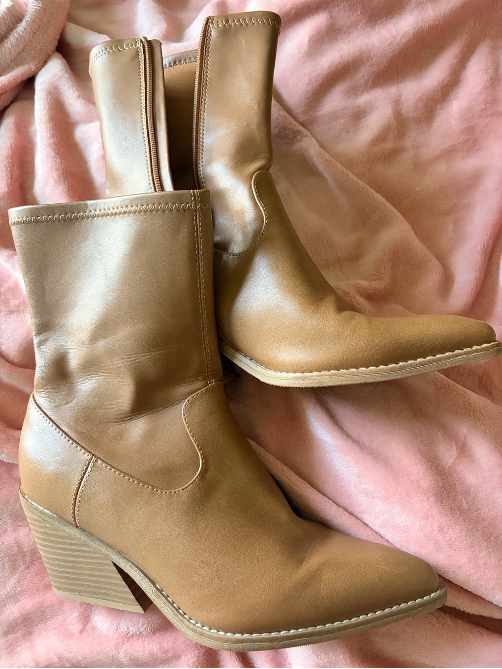 Gently Worn Universal Thread Aubree Boots Tan